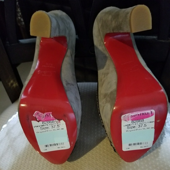 Christian Louboutin - Picture 6 of 7